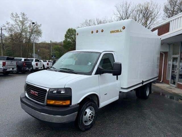 2026 GMC Savana Base