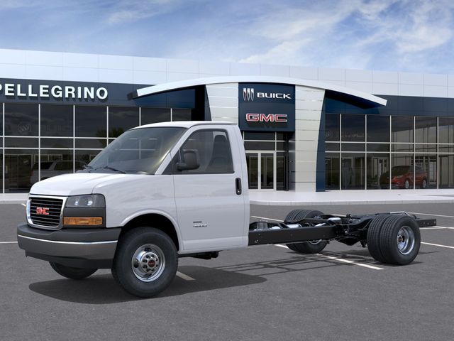 2026 GMC Savana Base