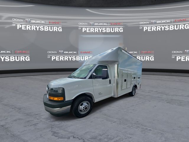 2026 GMC Savana Base