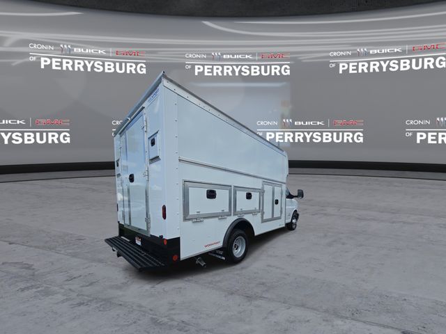 2026 GMC Savana Base