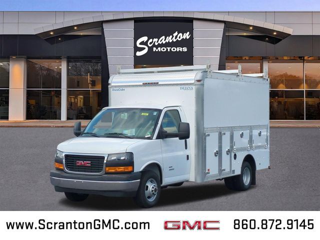 2026 GMC Savana Base