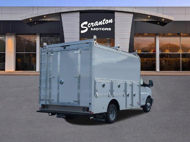 2026 GMC Savana Base