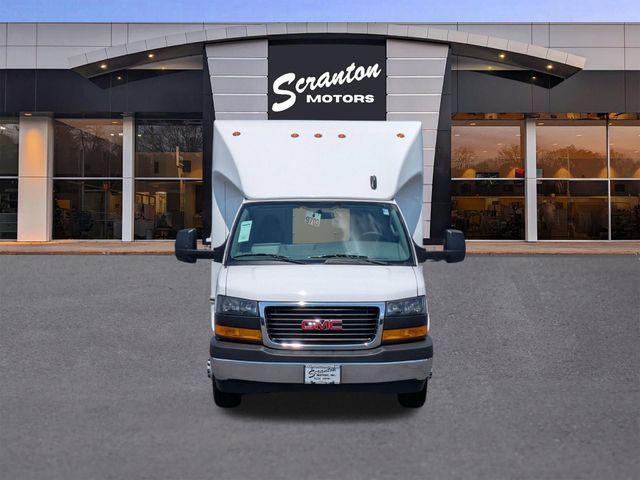 2026 GMC Savana Base