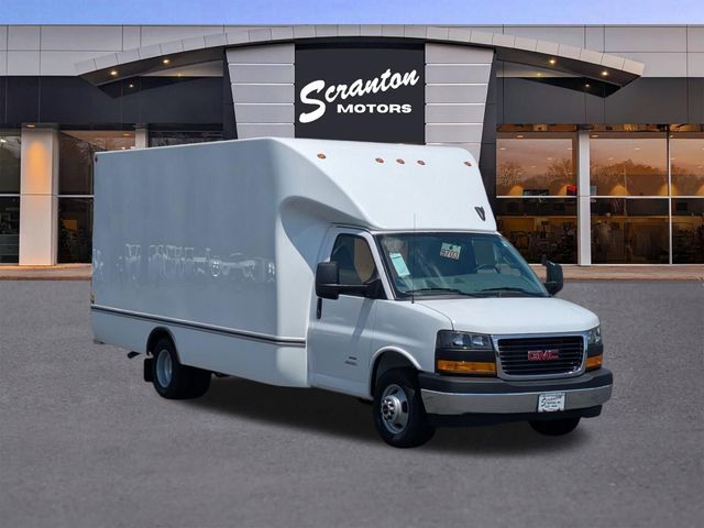 2026 GMC Savana Base