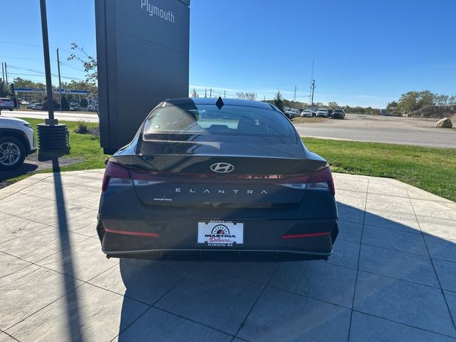 2026 Hyundai Elantra SE