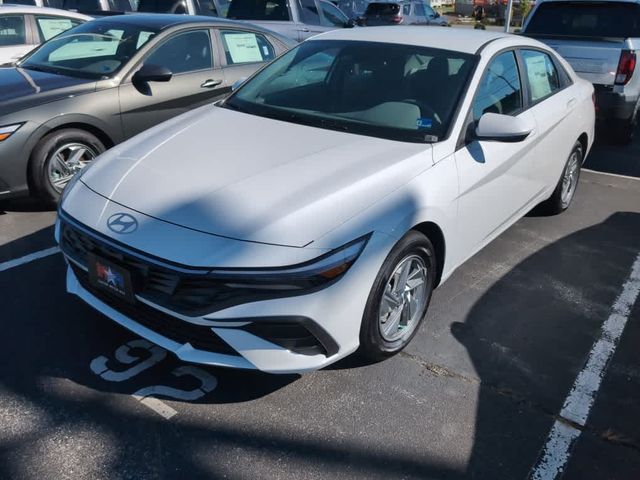2026 Hyundai Elantra SE