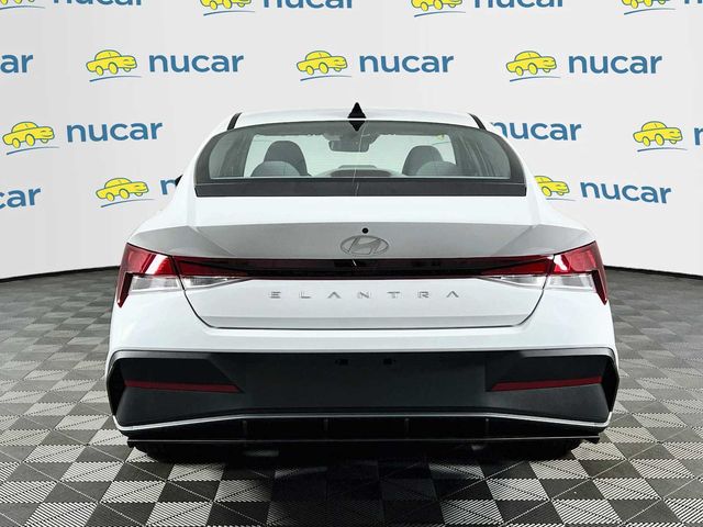 2026 Hyundai Elantra SE