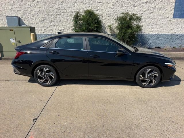 2026 Hyundai Elantra Hybrid Limited
