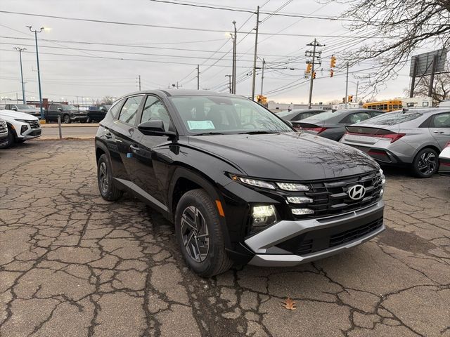2026 Hyundai Tucson Hybrid Blue SE