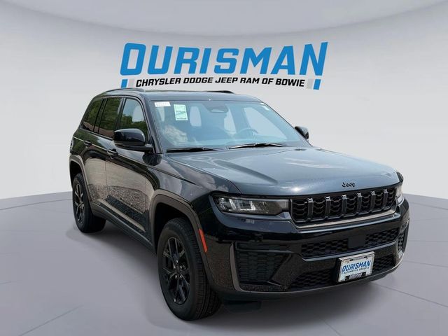 2026 Jeep Grand Cherokee Laredo Altitude