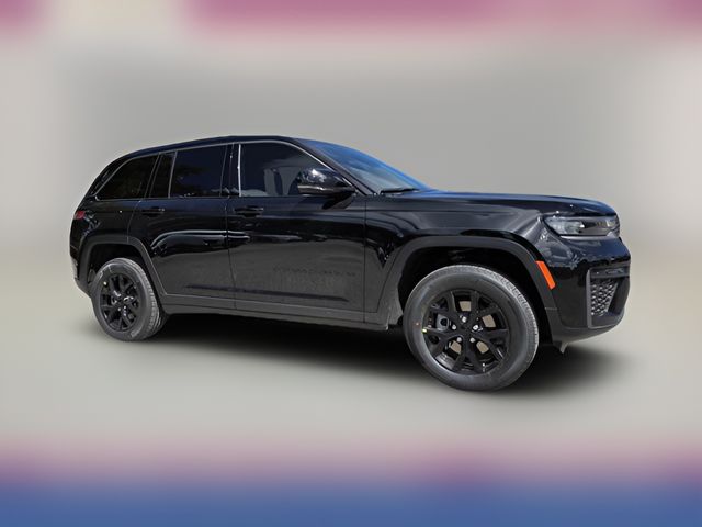 2026 Jeep Grand Cherokee Laredo Altitude