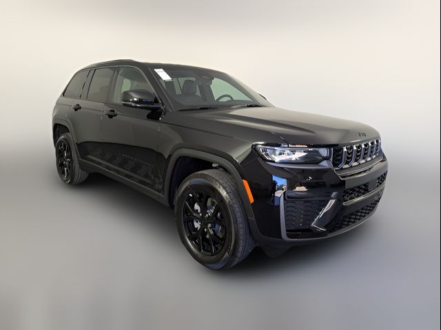 2026 Jeep Grand Cherokee Laredo Altitude