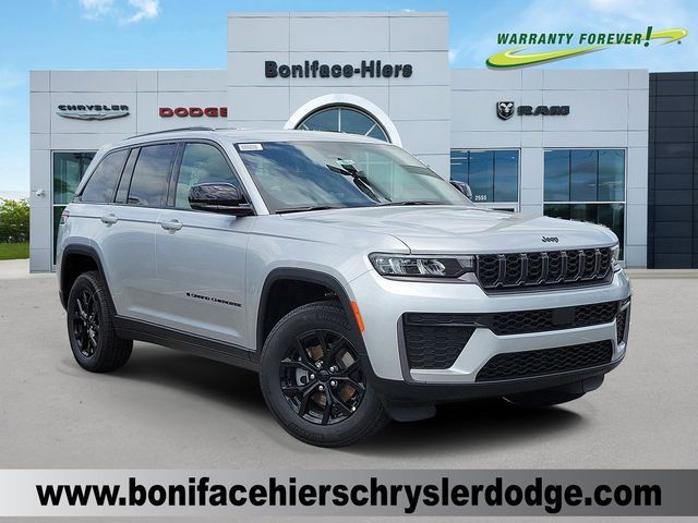 2026 Jeep Grand Cherokee Laredo Altitude