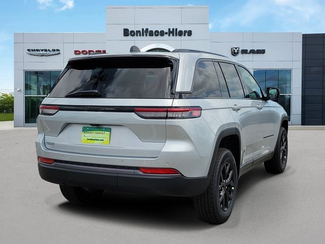 2026 Jeep Grand Cherokee Laredo Altitude