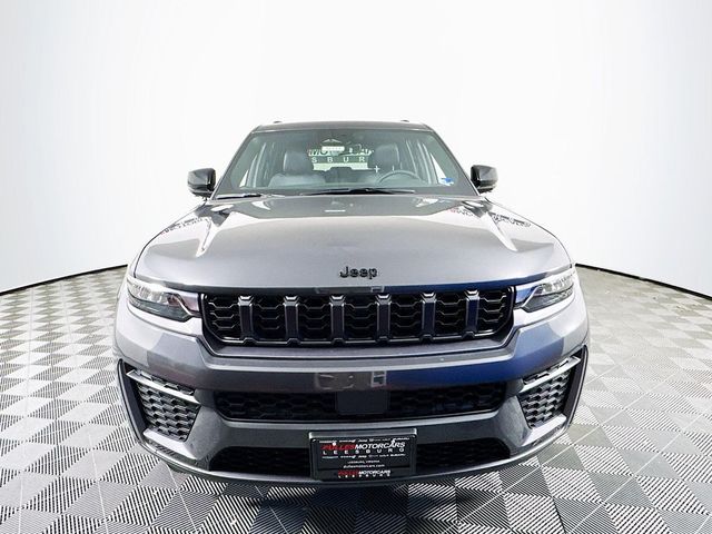 2026 Jeep Grand Cherokee Laredo Altitude