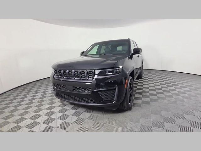 2026 Jeep Grand Cherokee Laredo Altitude