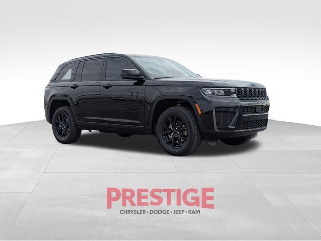 2026 Jeep Grand Cherokee Laredo Altitude