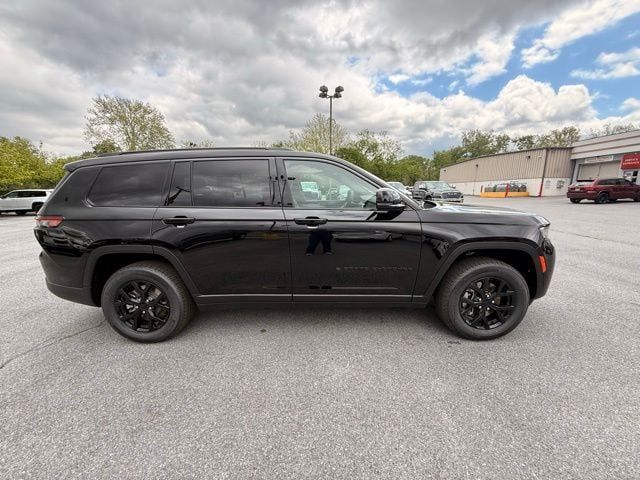 2026 Jeep Grand Cherokee L Laredo Altitude