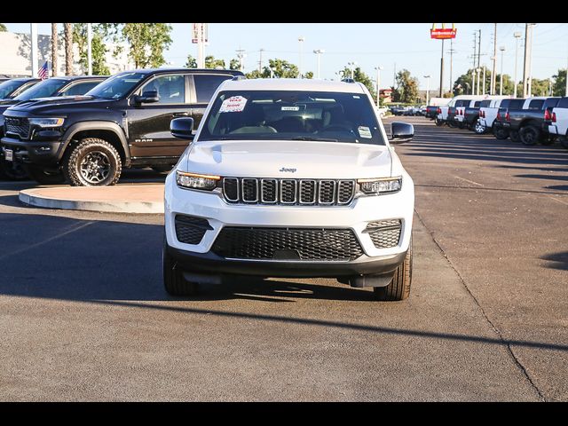 2026 Jeep Grand Cherokee Laredo