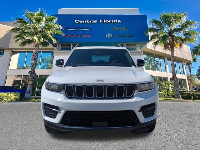 2026 Jeep Grand Cherokee Laredo