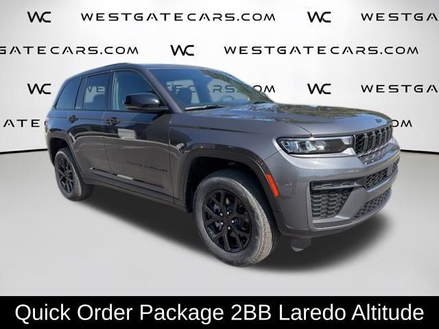 2026 Jeep Grand Cherokee Laredo Altitude
