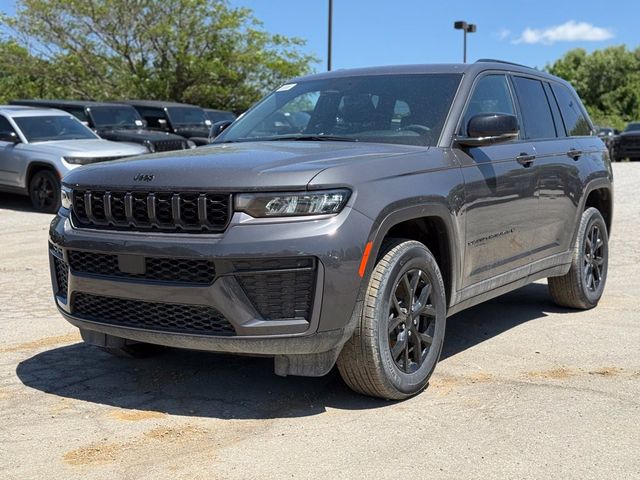 2026 Jeep Grand Cherokee Laredo Altitude