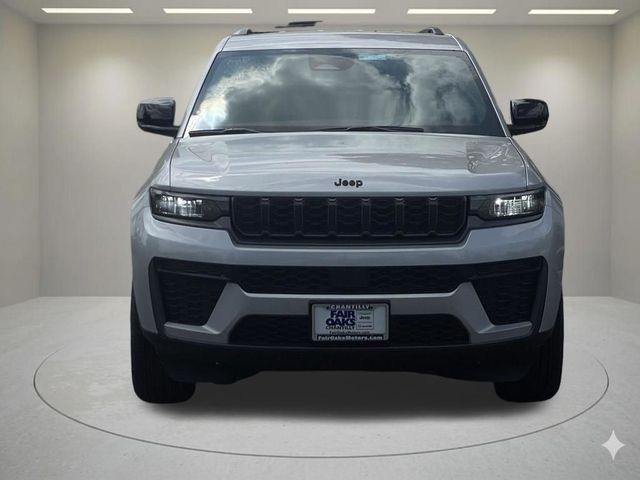 2026 Jeep Grand Cherokee Laredo Altitude