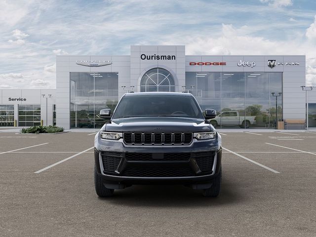 2026 Jeep Grand Cherokee Laredo Altitude