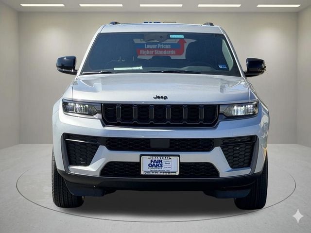 2026 Jeep Grand Cherokee Laredo Altitude