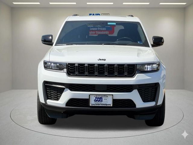 2026 Jeep Grand Cherokee Laredo Altitude