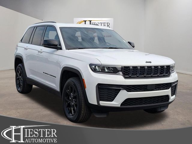 2026 Jeep Grand Cherokee Laredo Altitude