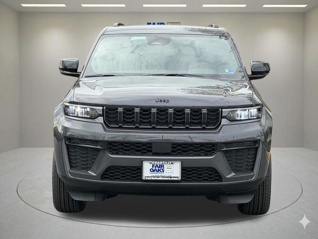 2026 Jeep Grand Cherokee Laredo Altitude