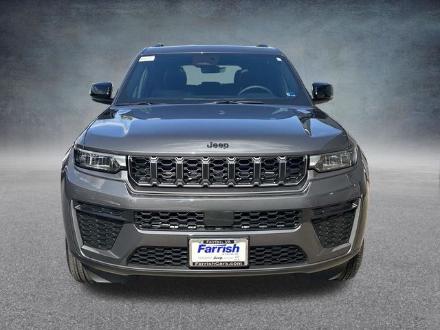 2026 Jeep Grand Cherokee Laredo Altitude