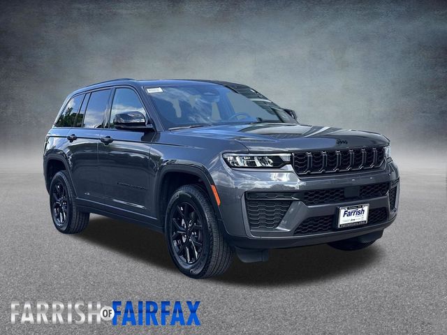 2026 Jeep Grand Cherokee Laredo Altitude