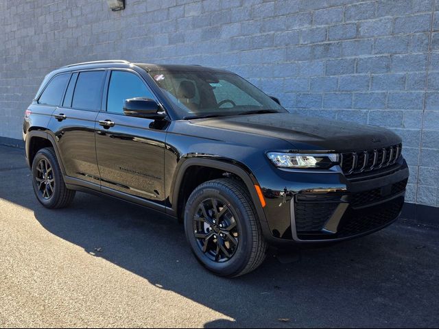 2026 Jeep Grand Cherokee Laredo Altitude