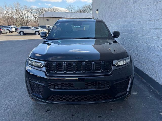 2026 Jeep Grand Cherokee Laredo Altitude