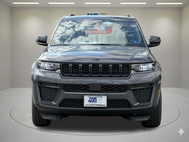 2026 Jeep Grand Cherokee Laredo Altitude