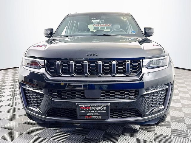 2026 Jeep Grand Cherokee Laredo Altitude