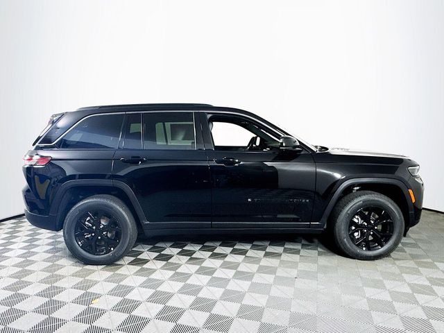 2026 Jeep Grand Cherokee Laredo Altitude