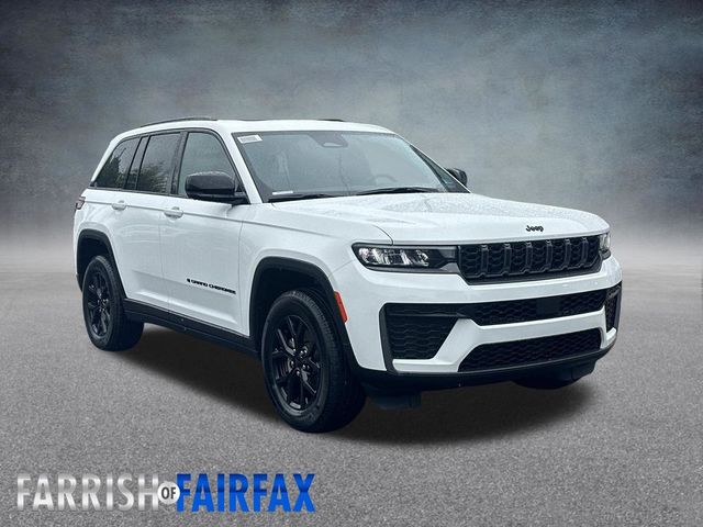 2026 Jeep Grand Cherokee Laredo Altitude