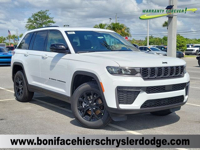 2026 Jeep Grand Cherokee Laredo Altitude