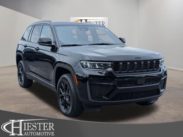 2026 Jeep Grand Cherokee Laredo Altitude