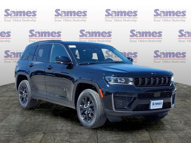 2026 Jeep Grand Cherokee Laredo Altitude