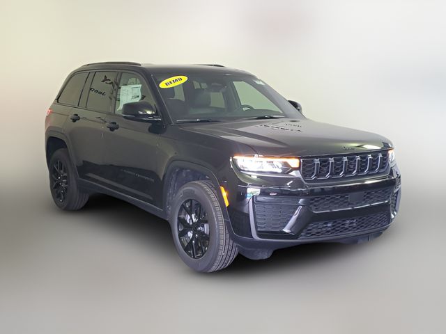 2026 Jeep Grand Cherokee Laredo Altitude