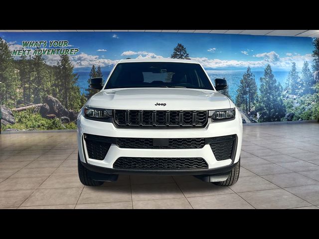 2026 Jeep Grand Cherokee Laredo Altitude