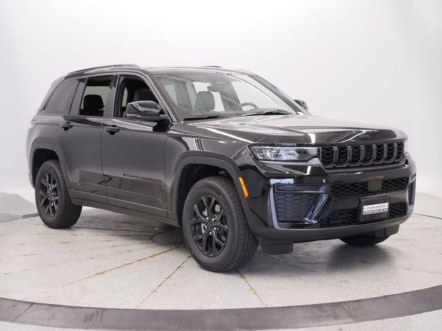 2026 Jeep Grand Cherokee Laredo Altitude