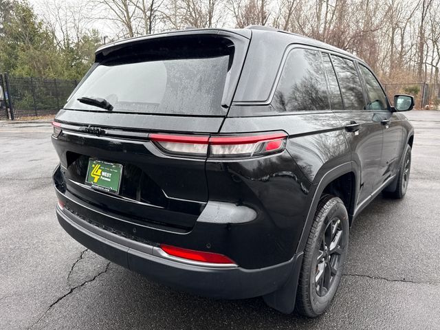 2026 Jeep Grand Cherokee Laredo Altitude