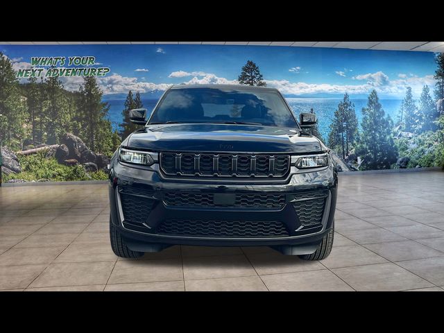 2026 Jeep Grand Cherokee Laredo Altitude