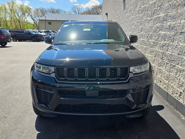2026 Jeep Grand Cherokee Laredo Altitude