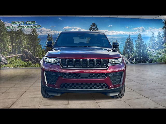 2026 Jeep Grand Cherokee Laredo Altitude